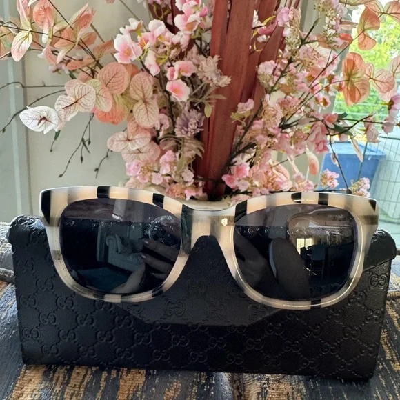 Gucci Sunglasses in nude and black color GUCCI 1426 Brown Clear Narrow Rectangular Logo Gg1426S  main image 2
